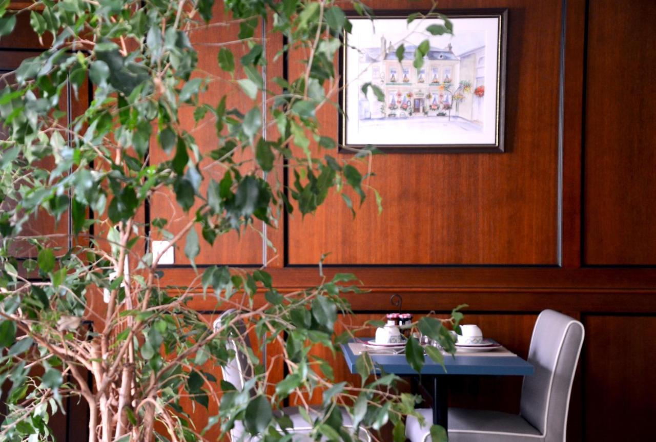 Coq Hotel Montreuil  Exterior photo